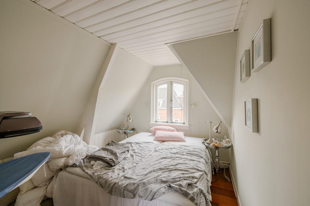 Characteristic residence with patio garden in central Bloemendaal — 22