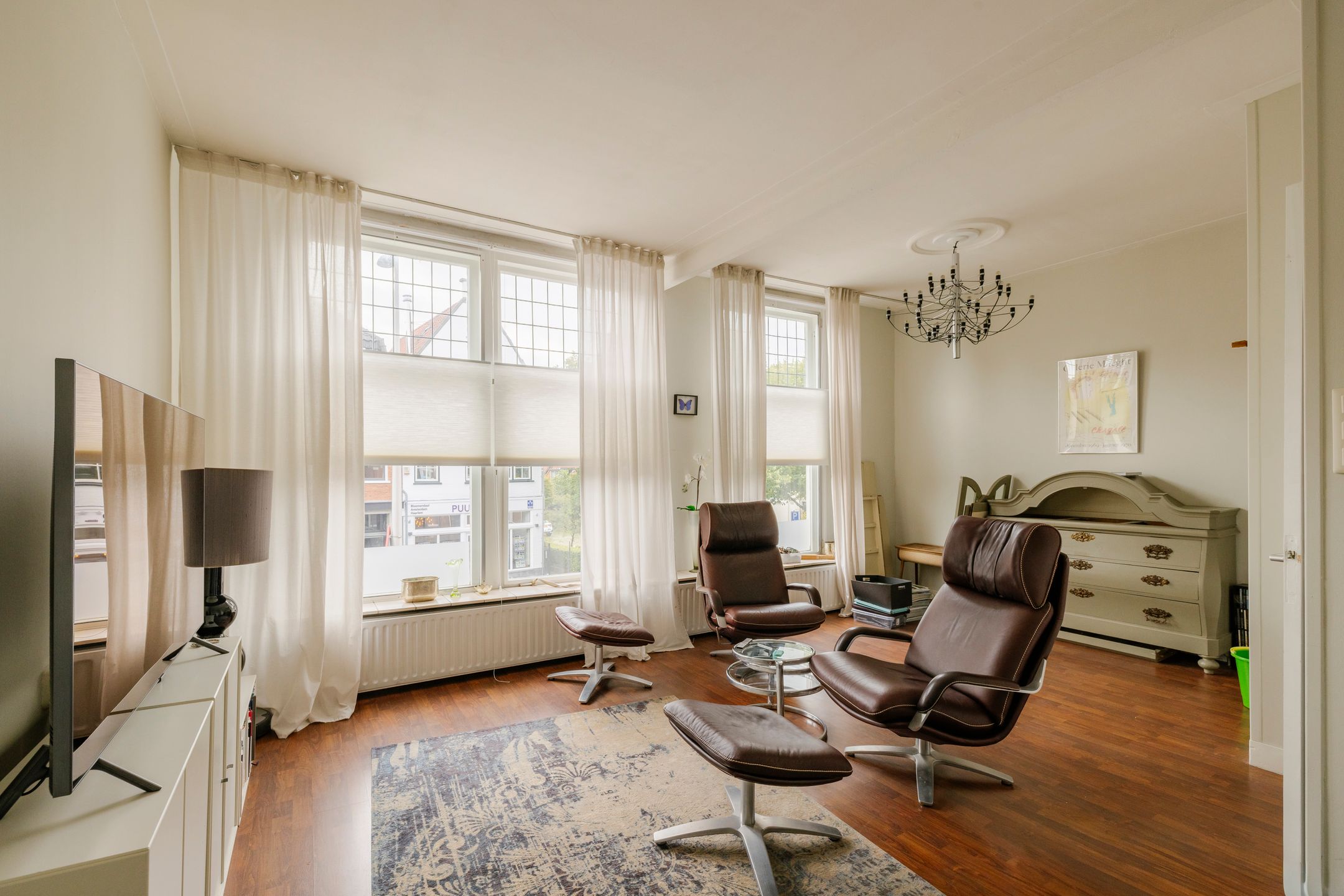 Characteristic residence with patio garden in central Bloemendaal — 12