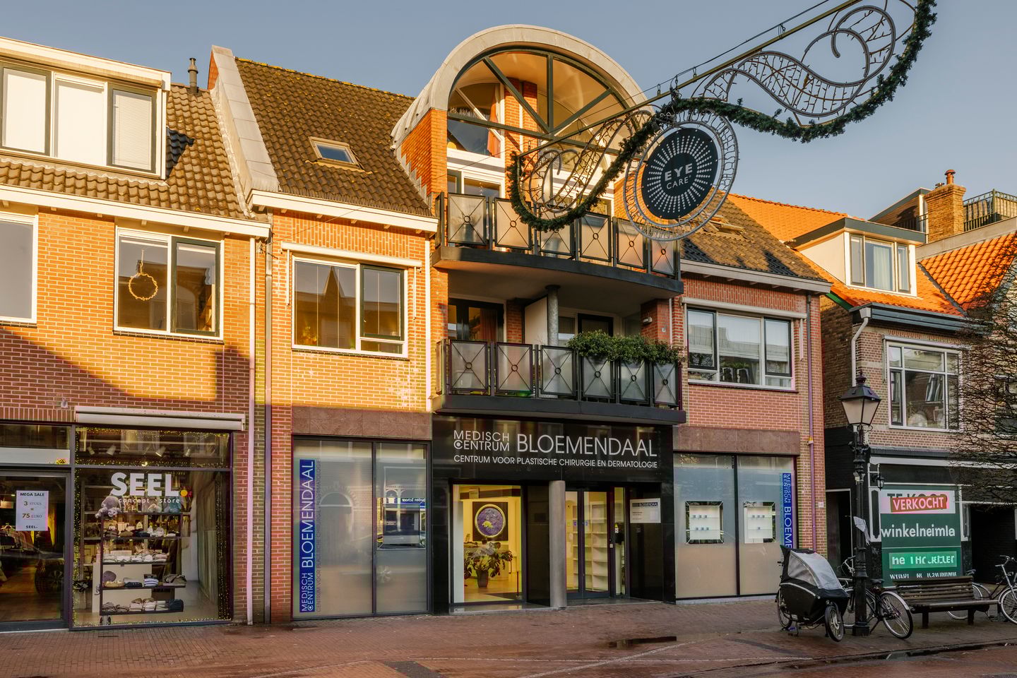 Bekijk foto 1 van Bloemendaalseweg 42-44