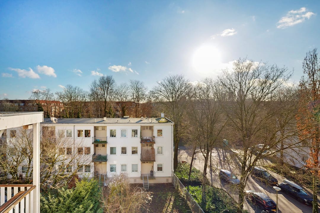 Photo 13 of Vrolikstraat 204-4