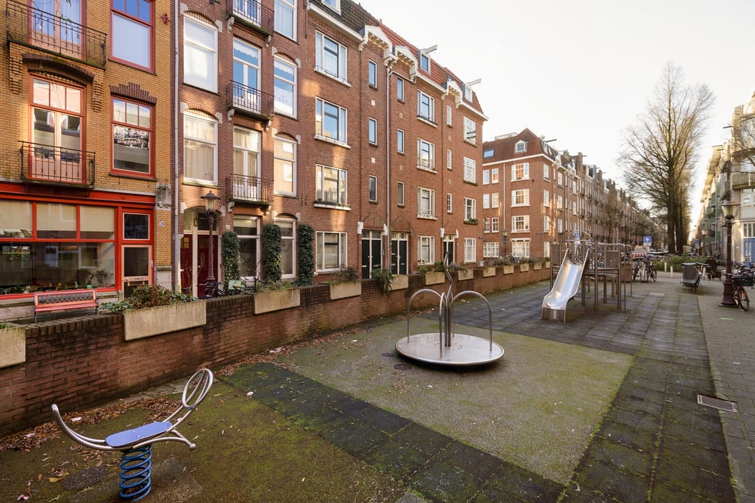 Photo 22 of Vrolikstraat 204-4