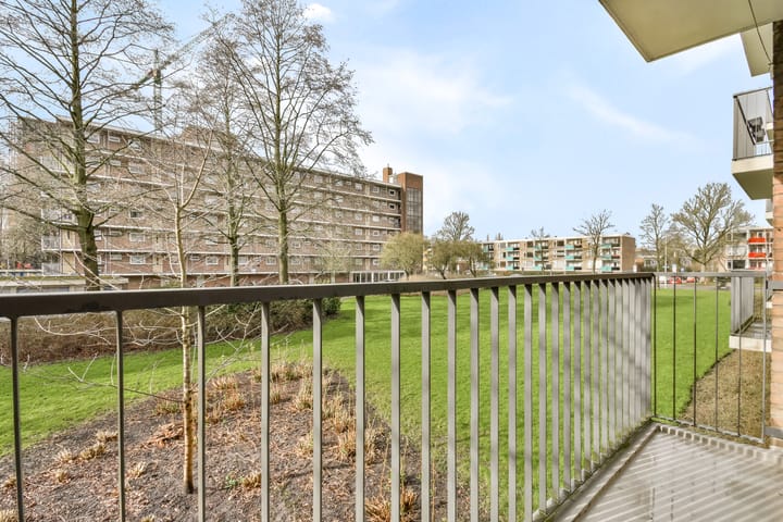 Photo 4 of Mr. G. Groen van Prinstererlaan 269