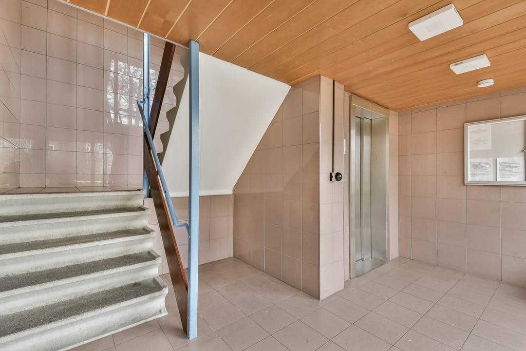 Comfortable Corner Apartment in Prime Amstelveen Stadshart Location — 15
