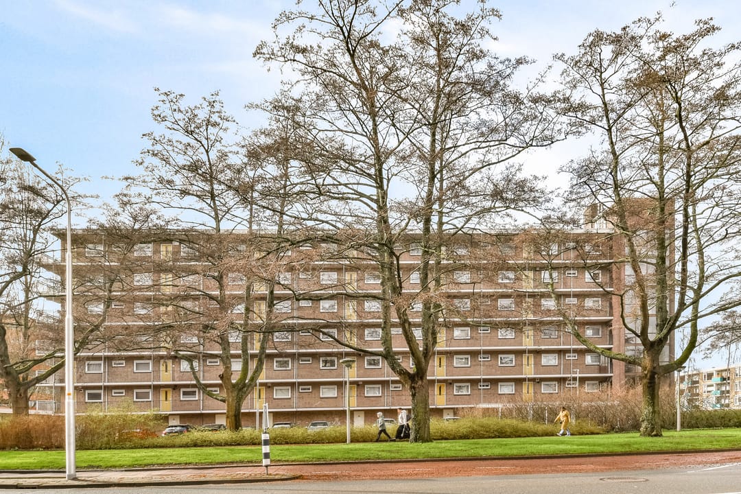 Comfortable Corner Apartment in Prime Amstelveen Stadshart Location — 16