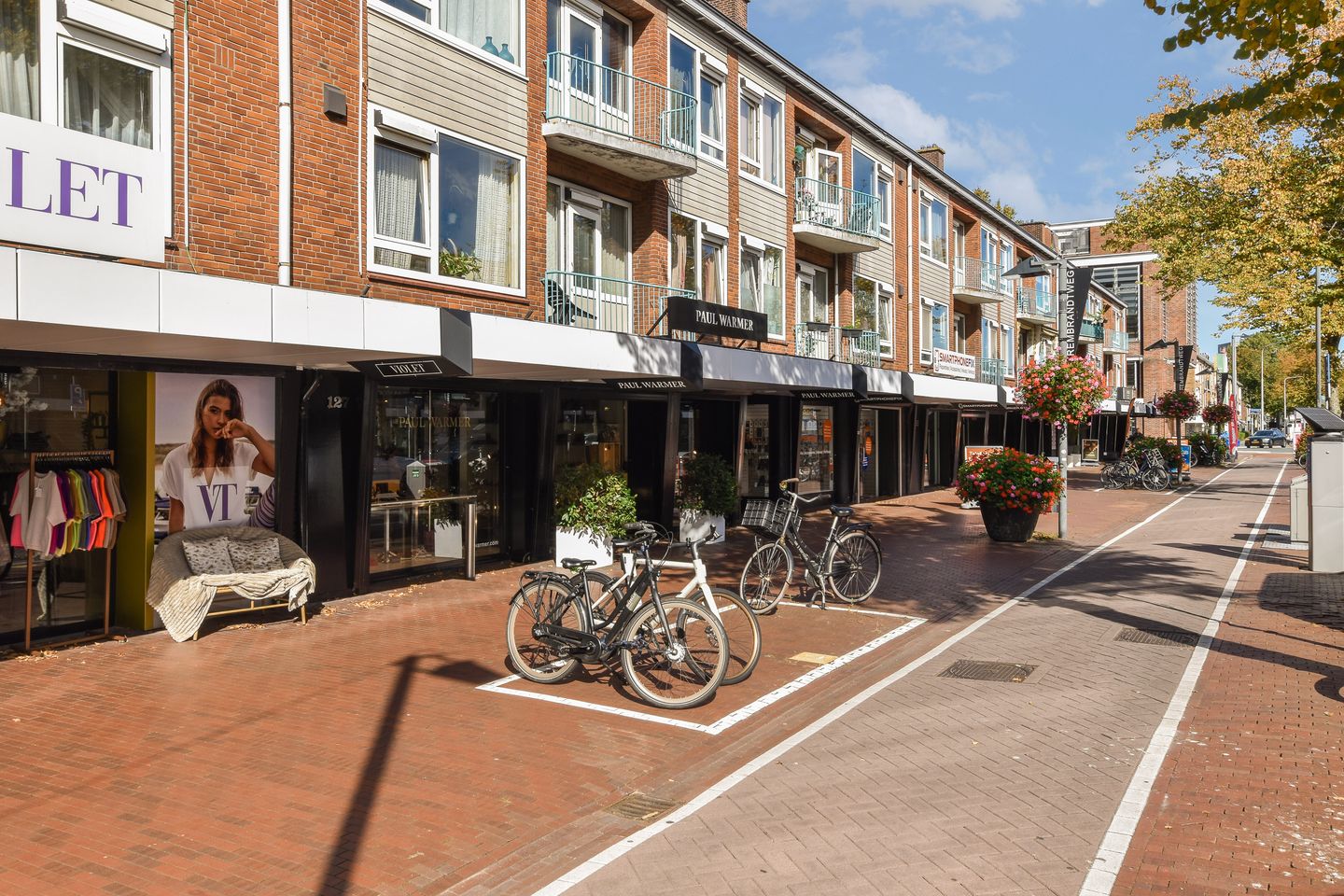 Comfortable Corner Apartment in Prime Amstelveen Stadshart Location — 19