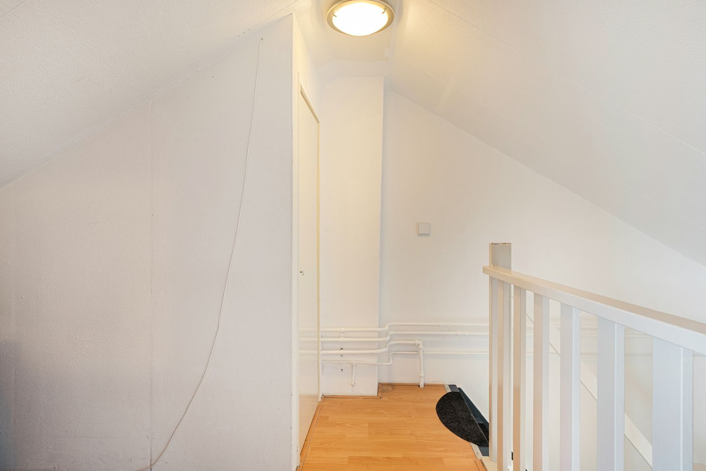 Spacious family home with sunny south facing garden and free view — 25