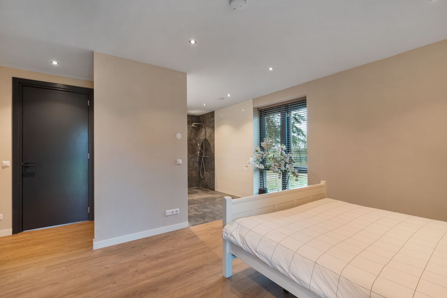 Exclusive Detached Villa with Thatched Roof in Sint Pancras — 25
