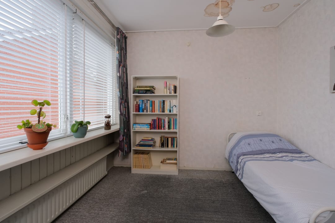 Charming corner home with garage and 4 bedrooms in Almelo — 13
