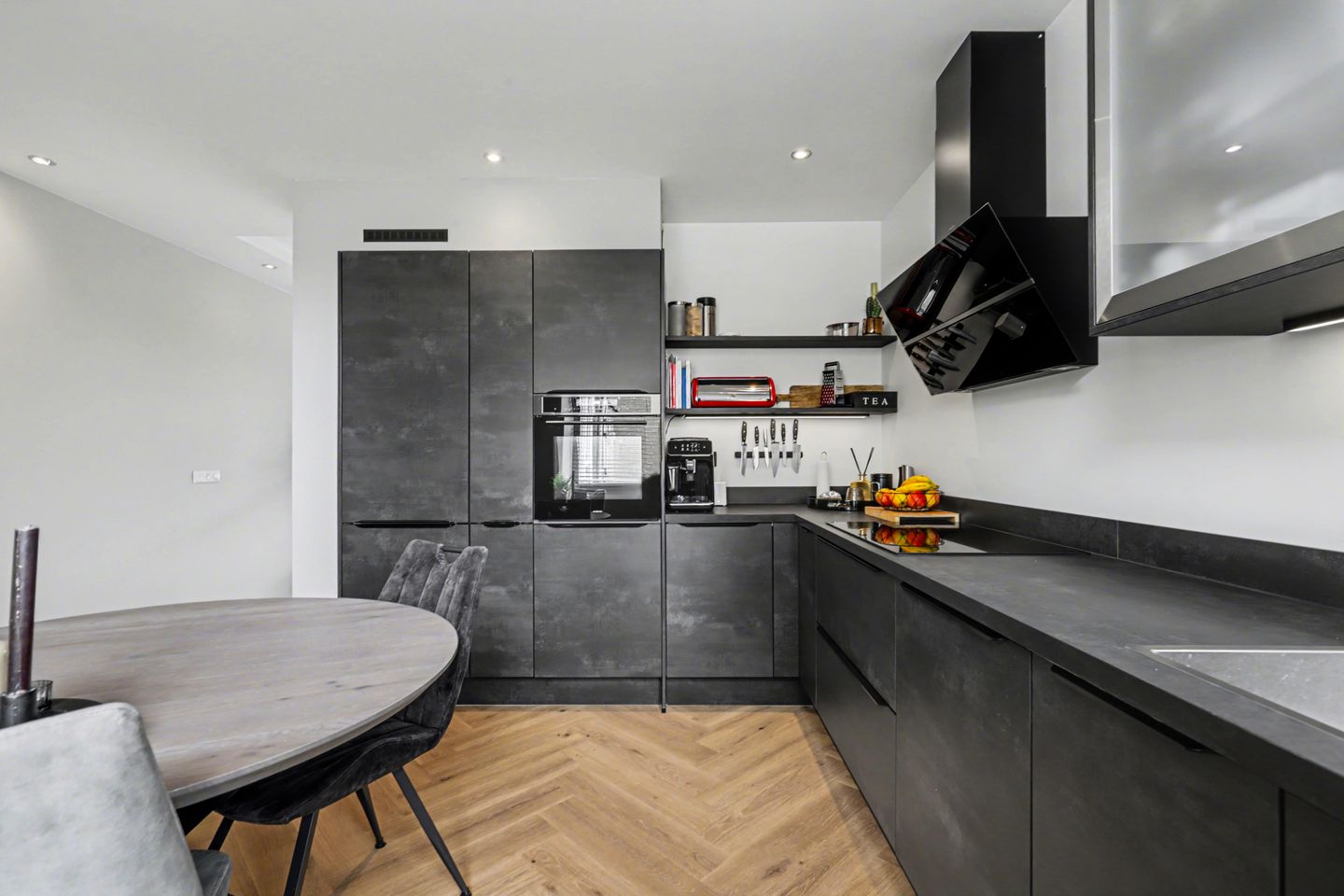 Modernized Corner Home with Latest Amenities in 's-Gravendeel — 14