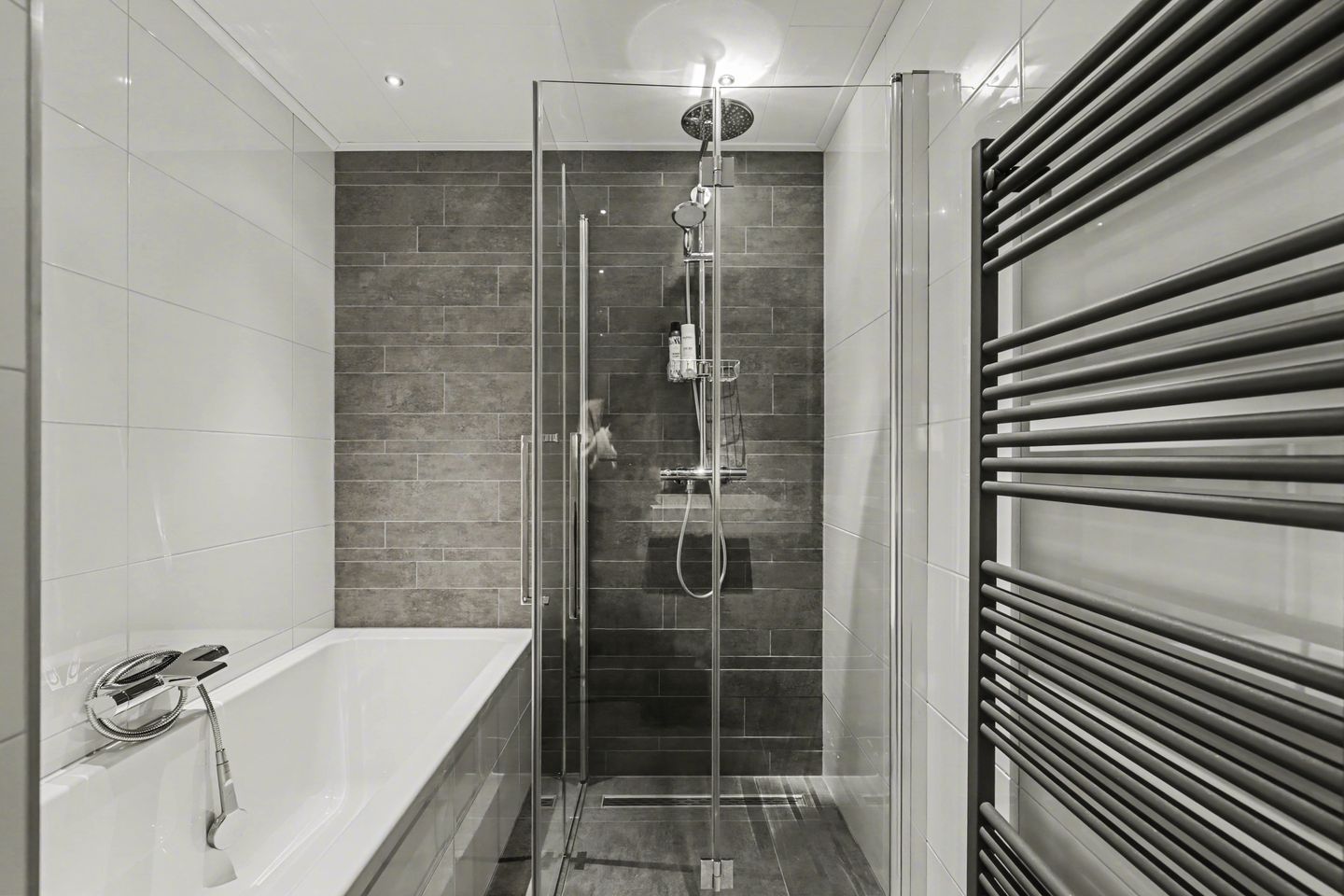 Modernized Corner Home with Latest Amenities in 's-Gravendeel — 29