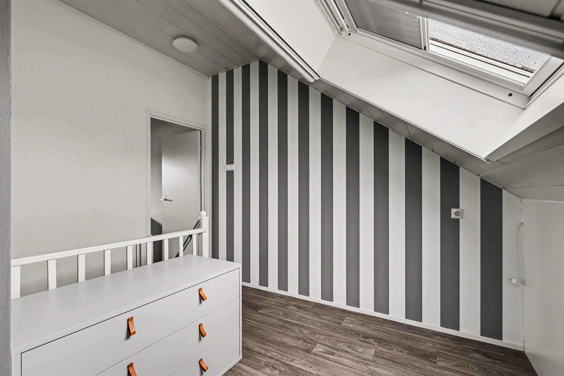 Modernized Corner Home with Latest Amenities in 's-Gravendeel — 33