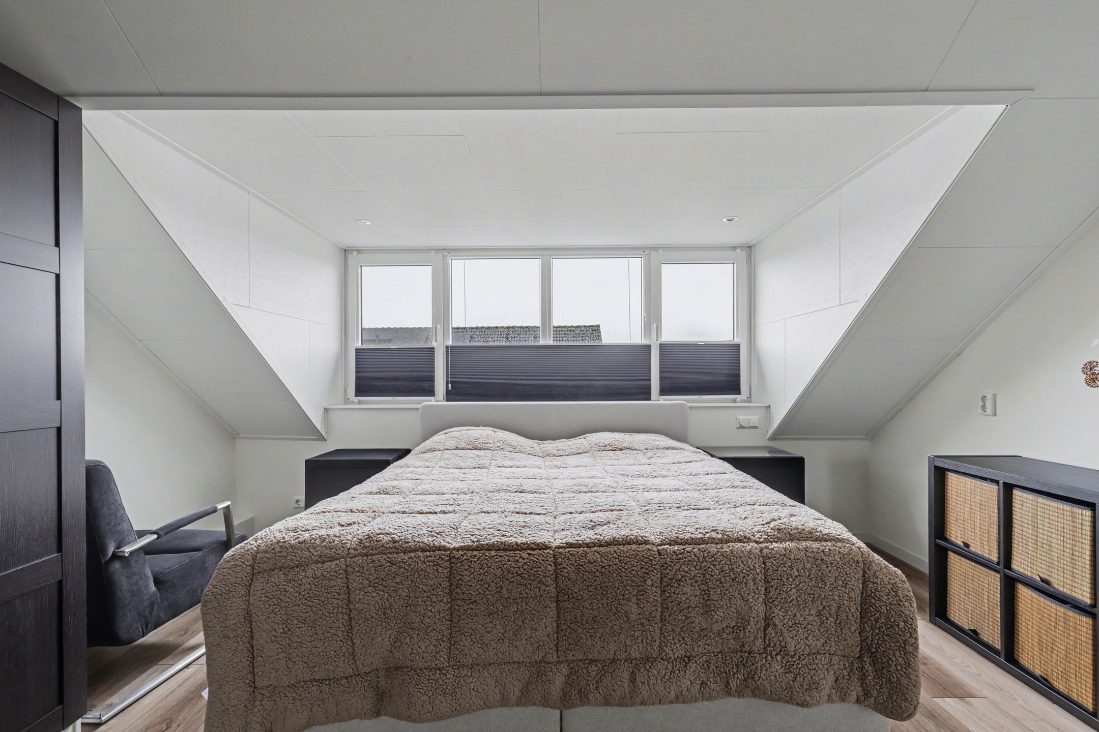Modernized Corner Home with Latest Amenities in 's-Gravendeel — 36