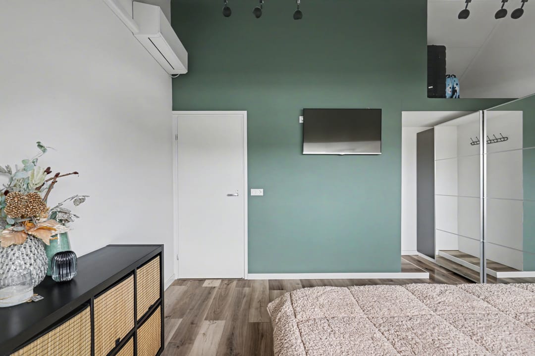 Modernized Corner Home with Latest Amenities in 's-Gravendeel — 37