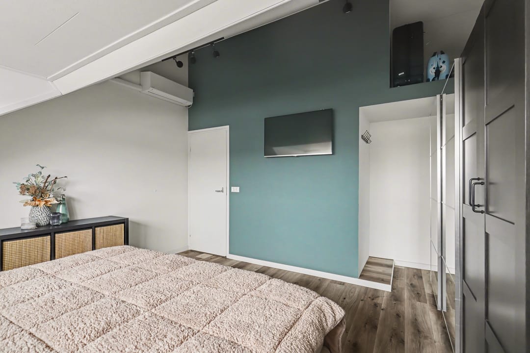Modernized Corner Home with Latest Amenities in 's-Gravendeel — 38
