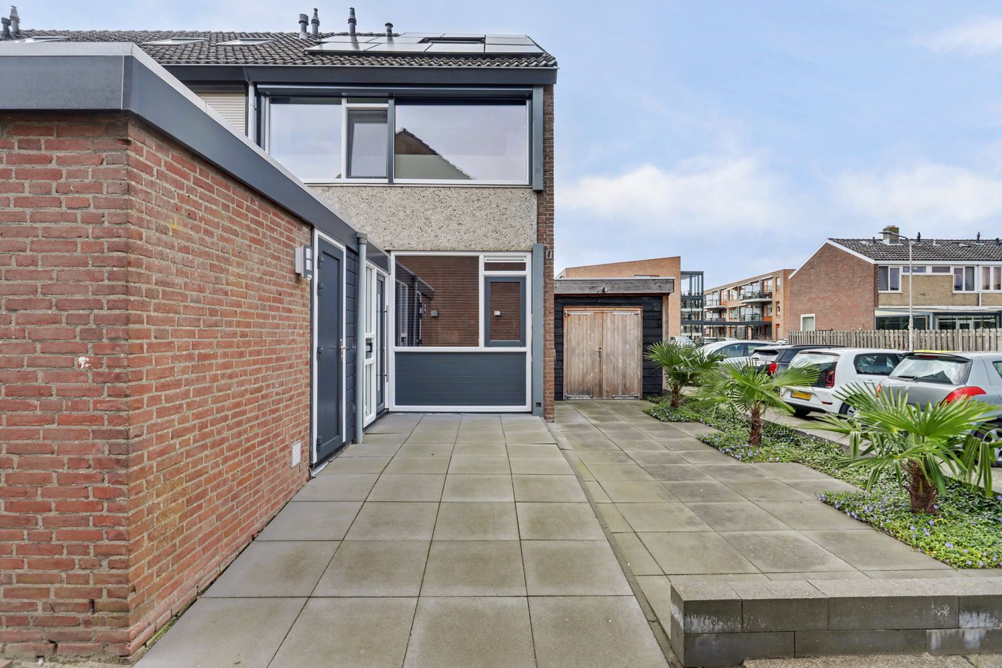 Modernized Corner Home with Latest Amenities in 's-Gravendeel — 40