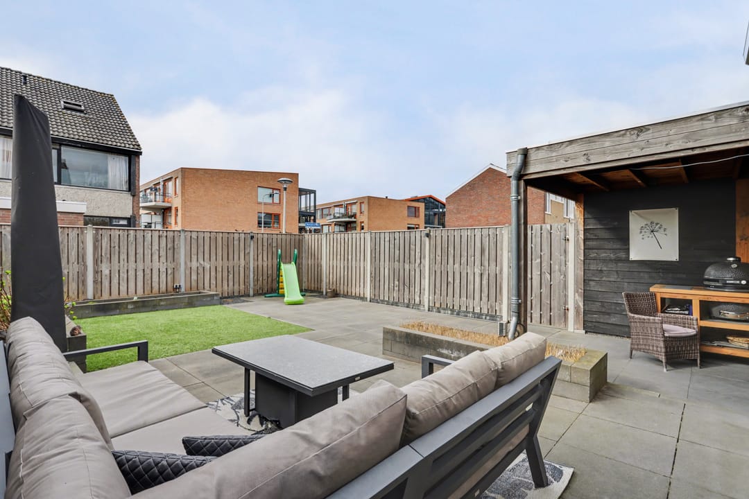 Modernized Corner Home with Latest Amenities in 's-Gravendeel — 41