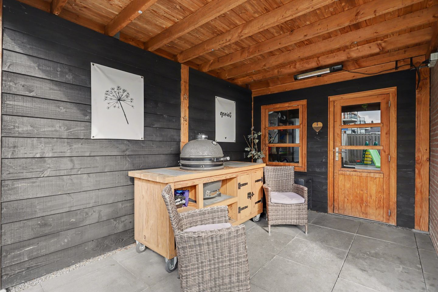 Modernized Corner Home with Latest Amenities in 's-Gravendeel — 44