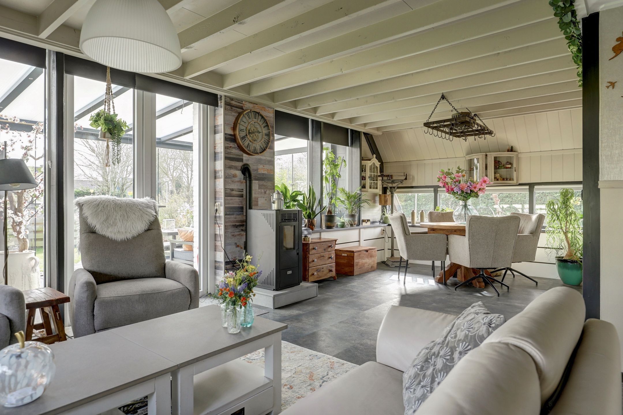 2-bedroom freehold villa in Opmeer — photo 2 of 5