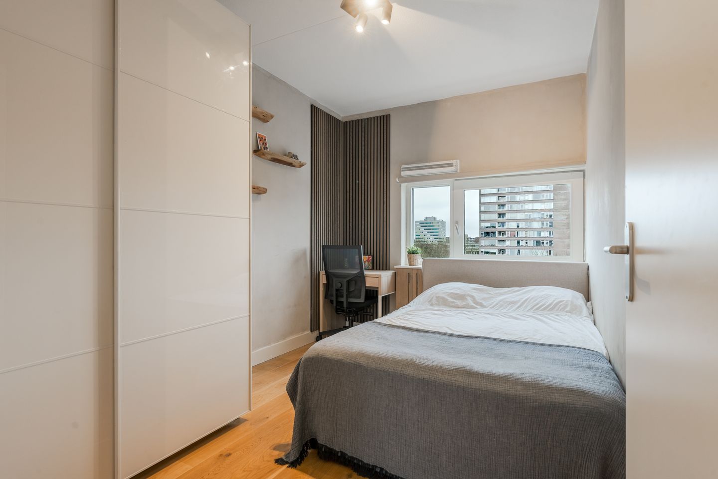 Photo 25 of Ottho Heldringstraat 27-P