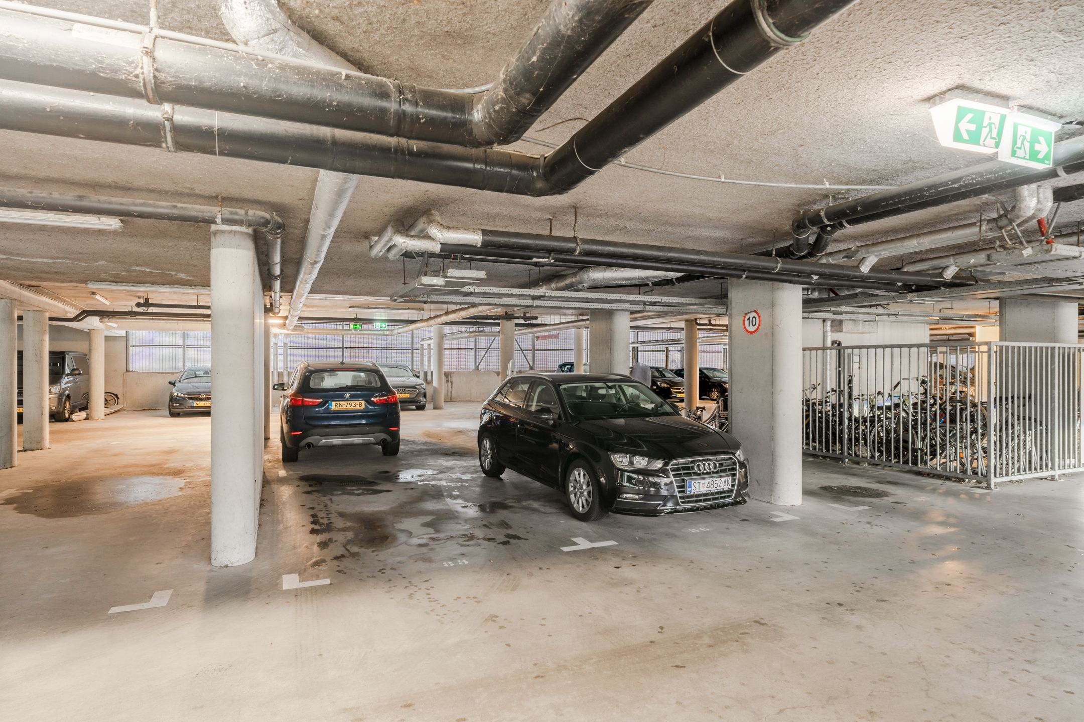 Photo 42 of Ottho Heldringstraat 27-P