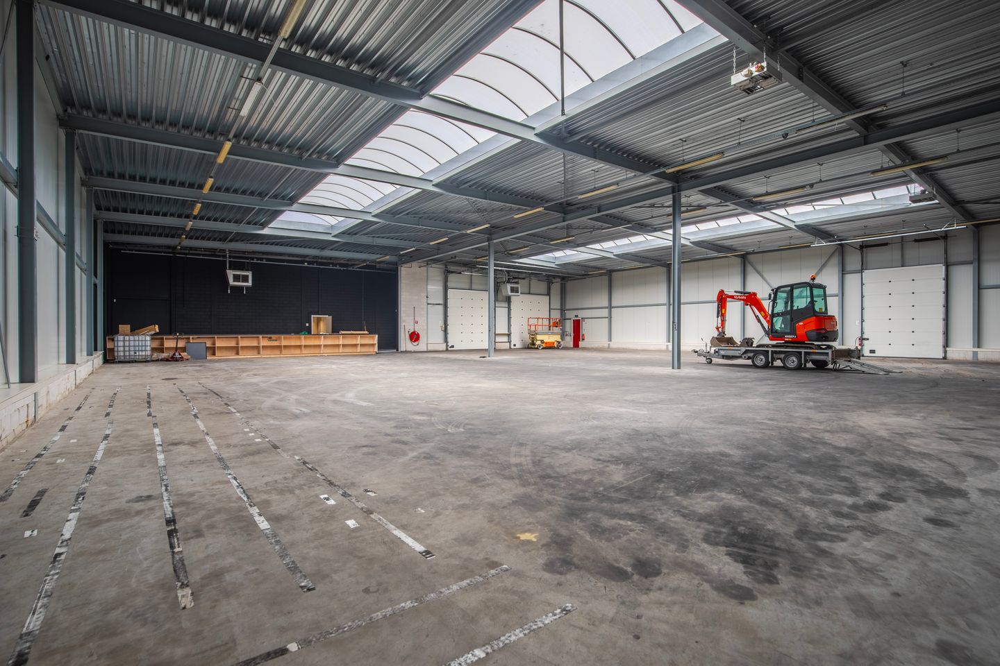 View photo 3 of Manege 14