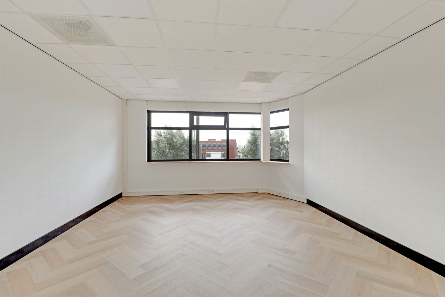 View photo 5 of De Trompet 1703