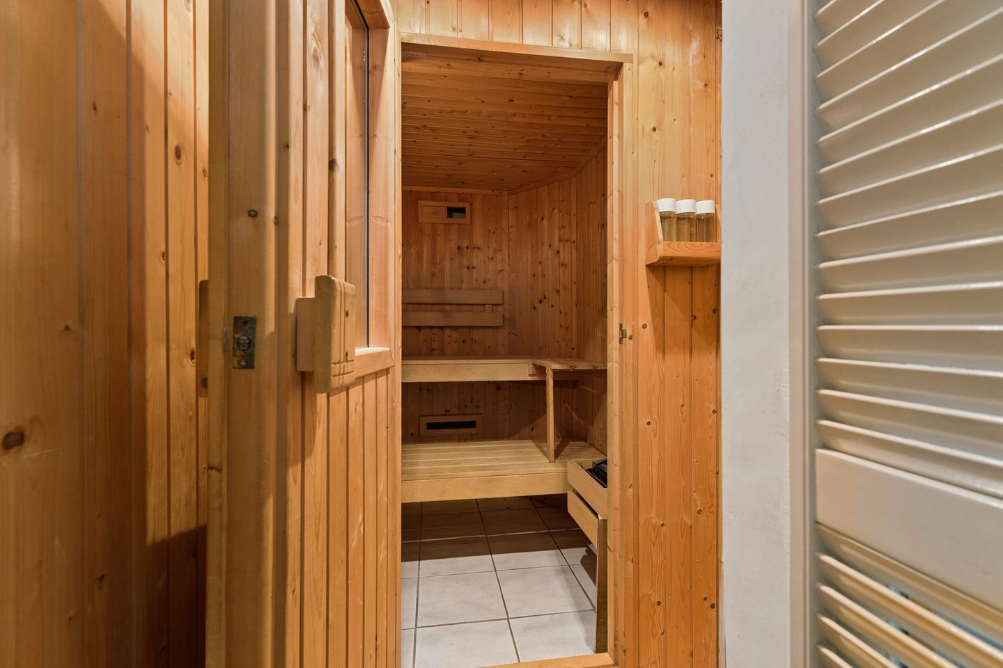 Foto 19 van Nunspeetlaan 141