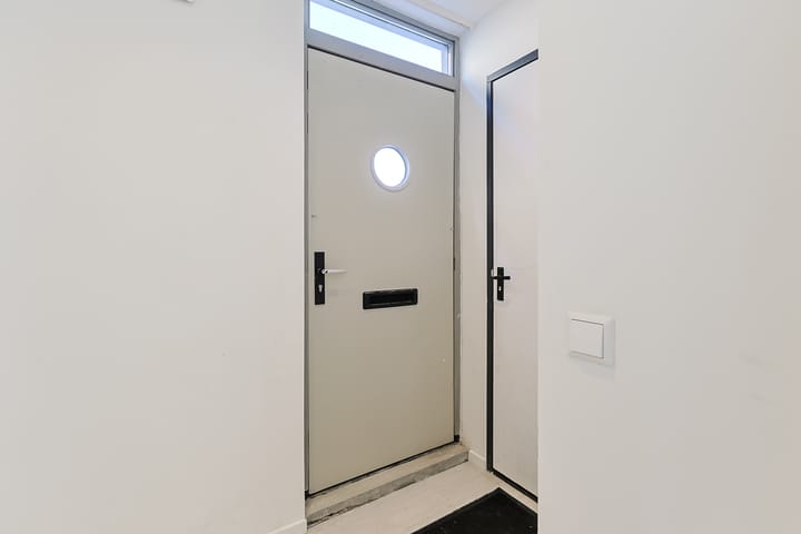 Photo 4 of Willemstraat 3-C