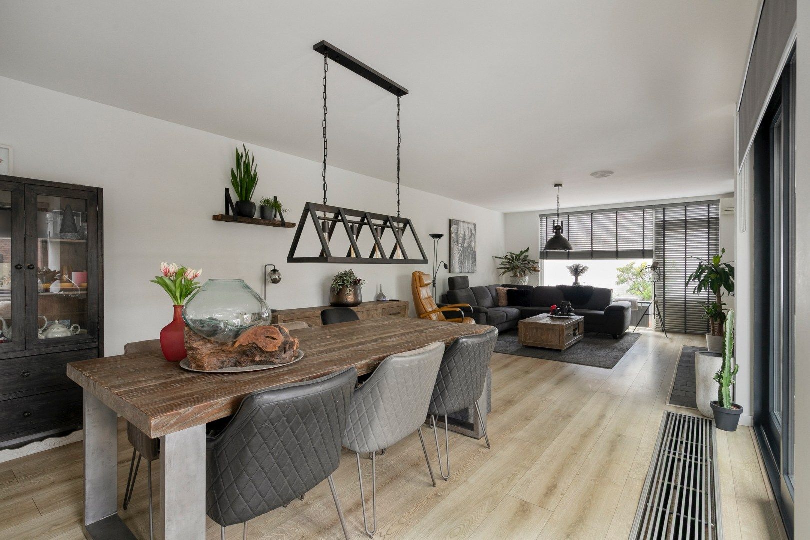 Foto 6 van Dordognelaan 68