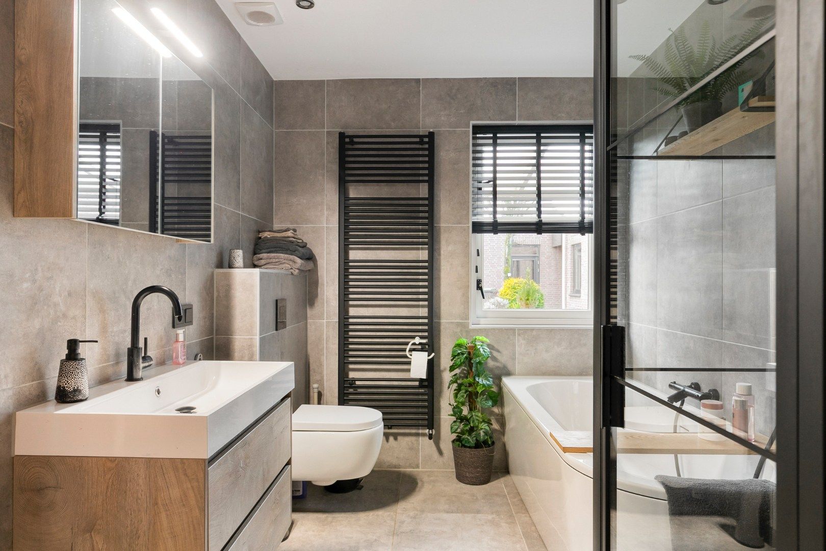 Foto 18 van Dordognelaan 68