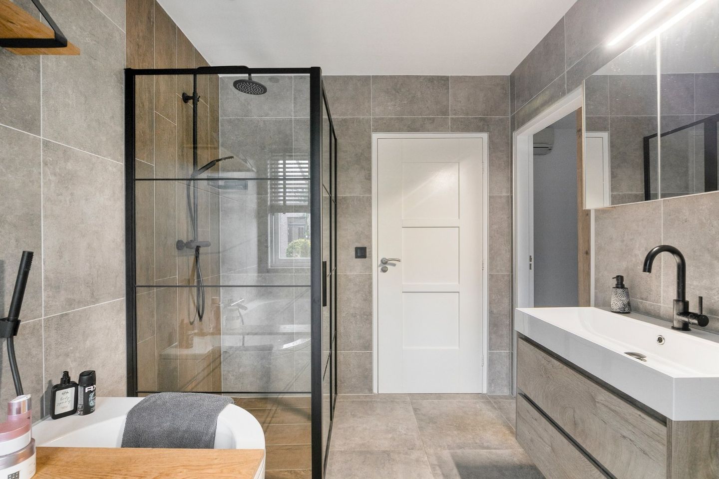 Foto 19 van Dordognelaan 68