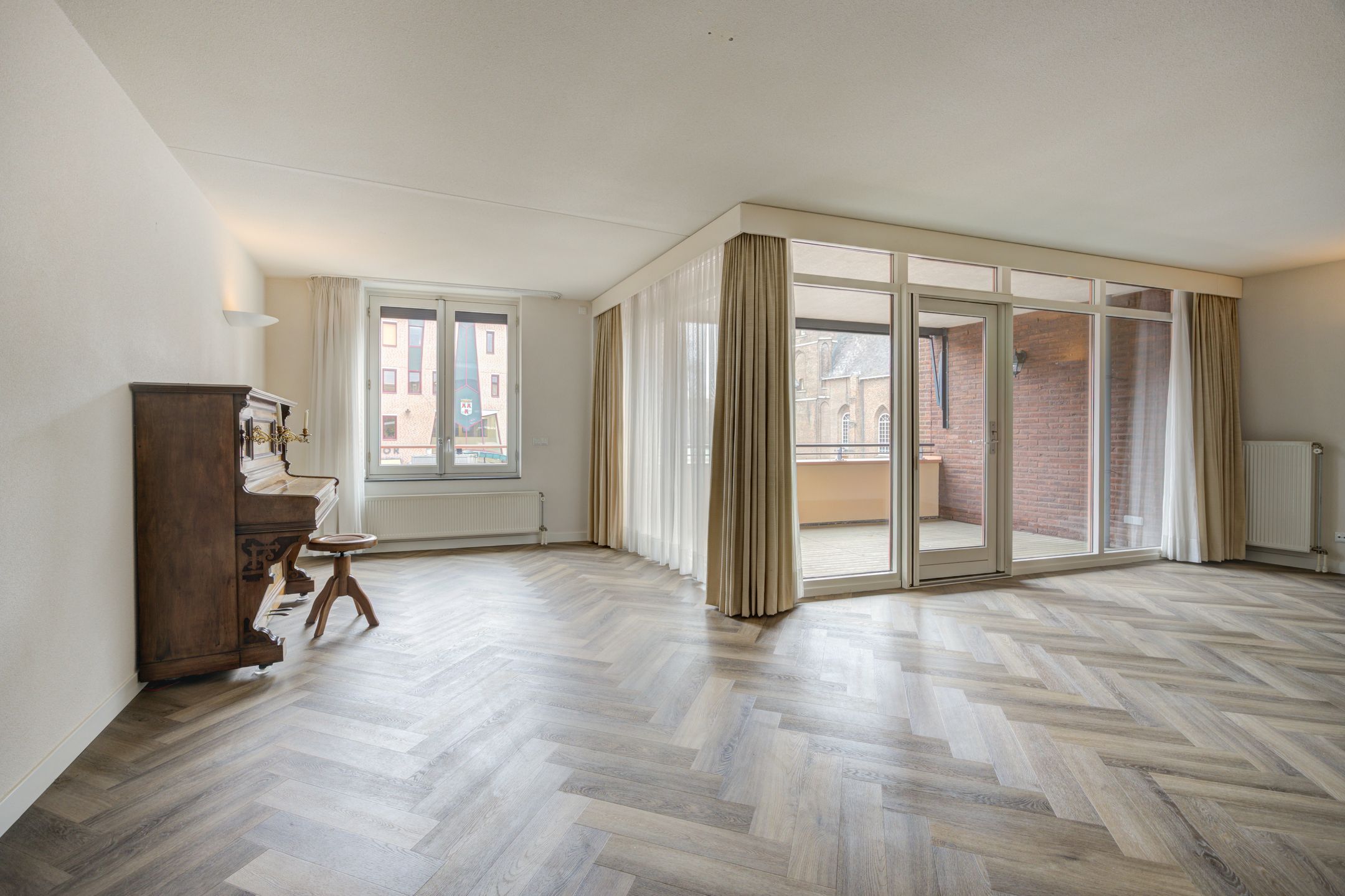 Foto 15 van Raadhuisplein 39