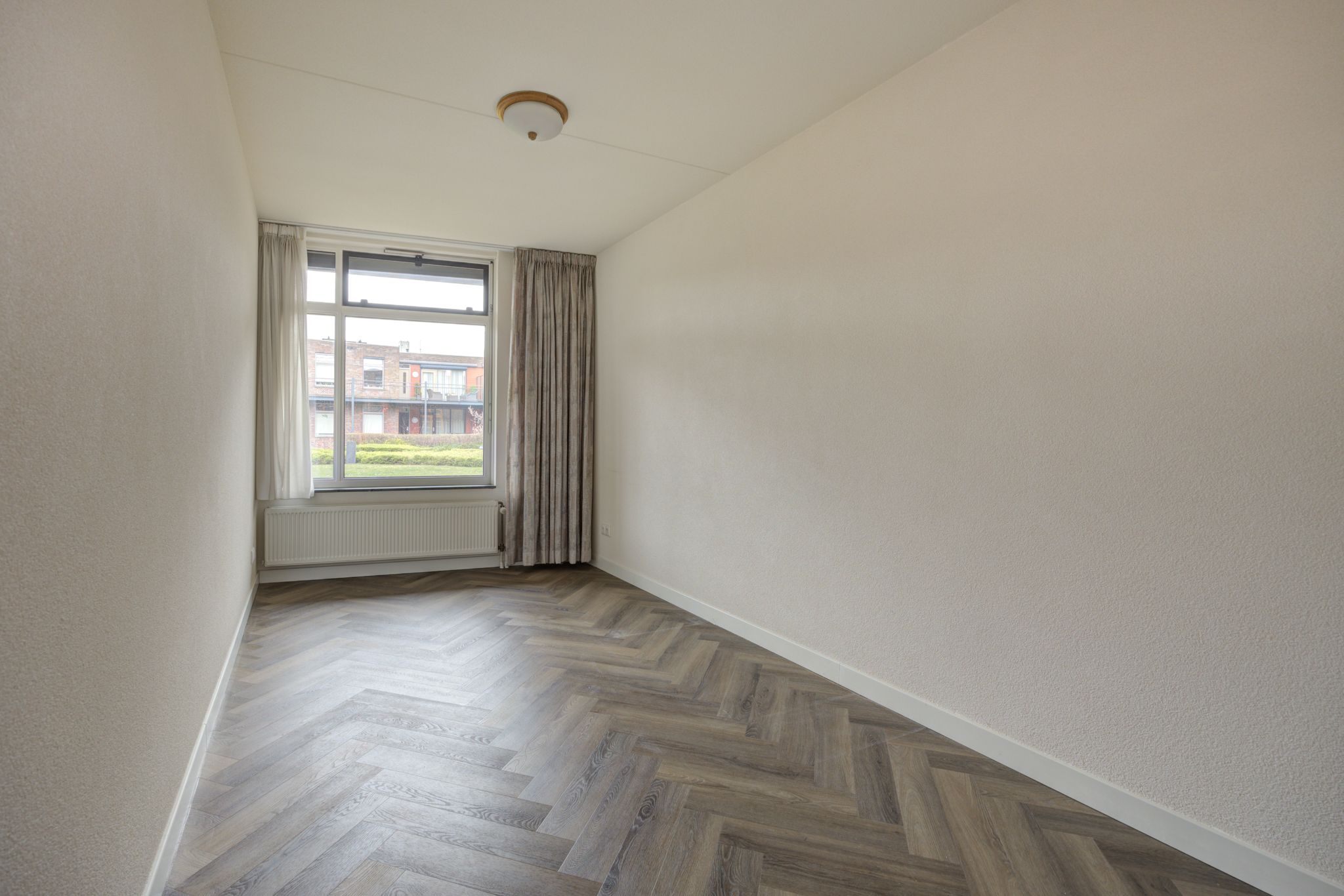 Foto 24 van Raadhuisplein 39