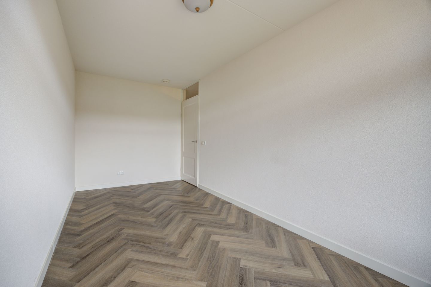 Foto 25 van Raadhuisplein 39