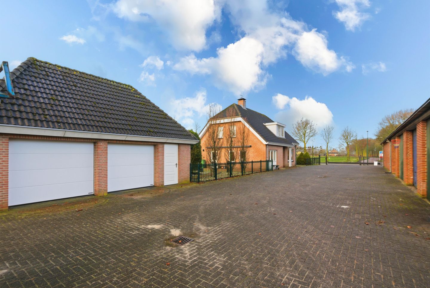 View photo 2 of Hoogveldscheweg 1-b