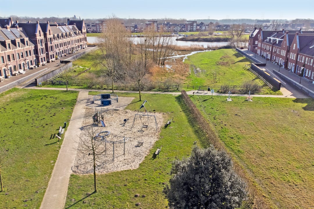 Photo 43 of Terreplein 2