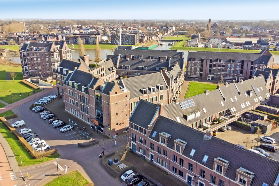 Photo 38 of Terreplein 2