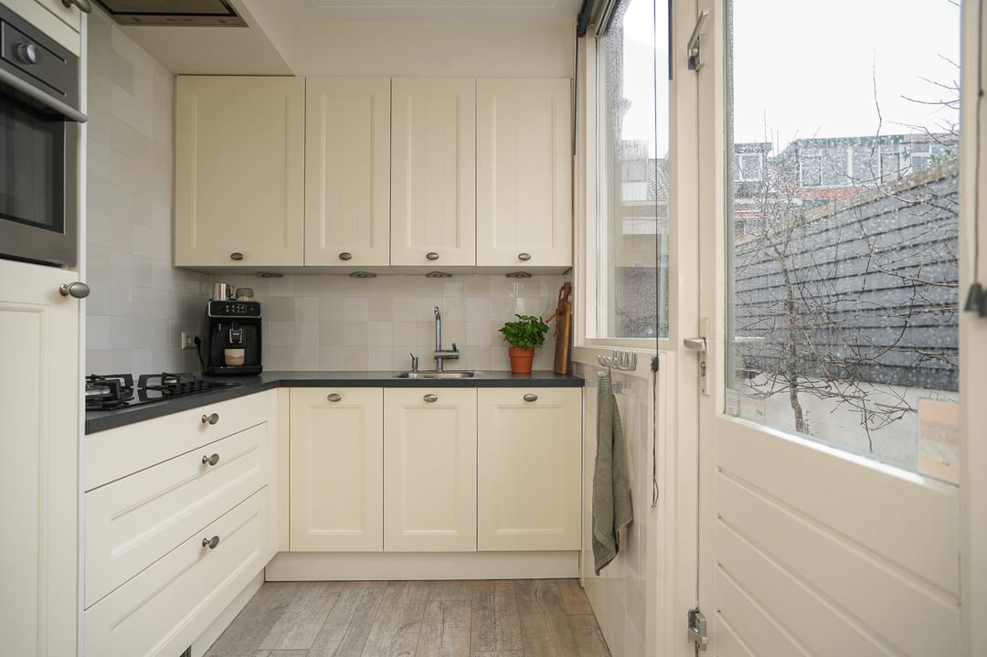 Foto 16 van Den Brielstraat 8