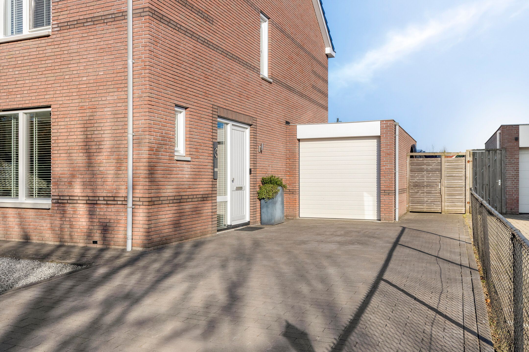 Modern Family Home with 4 Bedrooms, Energy Label A+ and Sunny Garden — 45