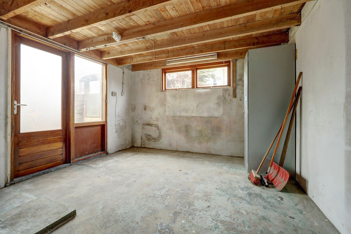 Detached House with Character and Potential in Burgh-Haamstede — 28