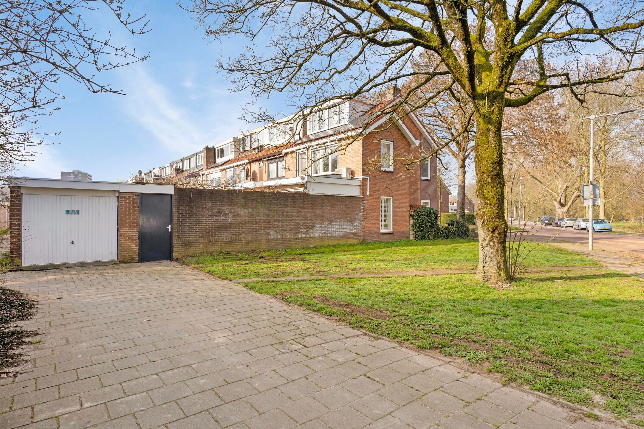 Foto 45 van Hazelaarstraat 1