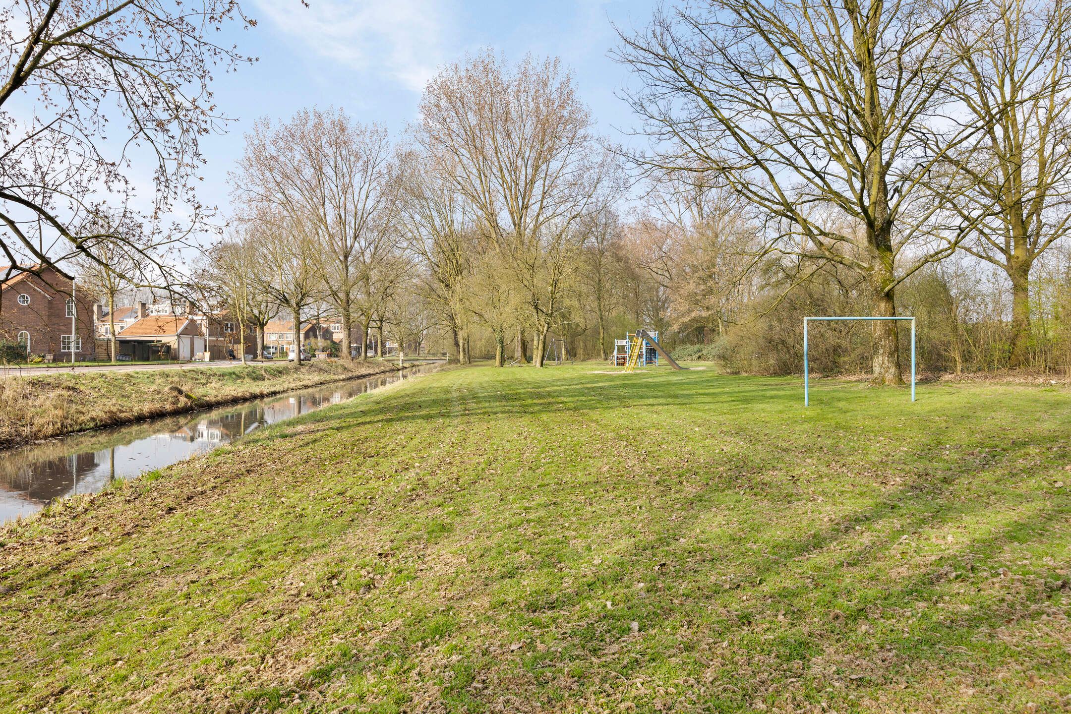 Foto 48 van Hazelaarstraat 1