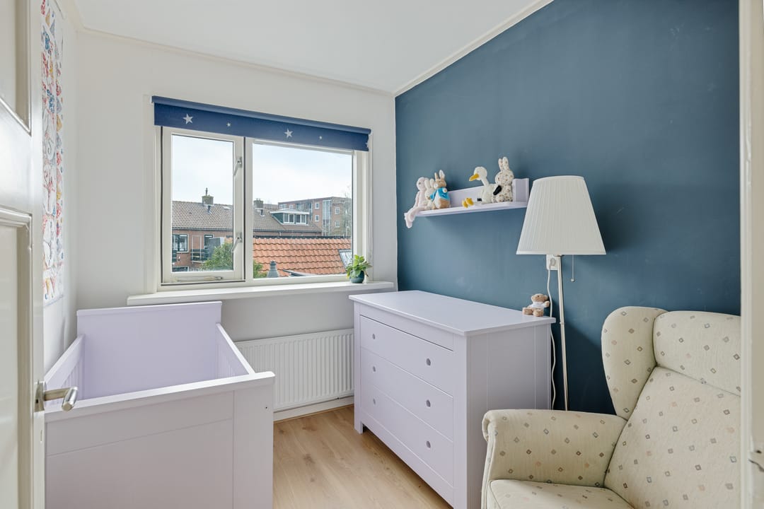 Charming Family Home in Elinkwijk with Garden Office — 38