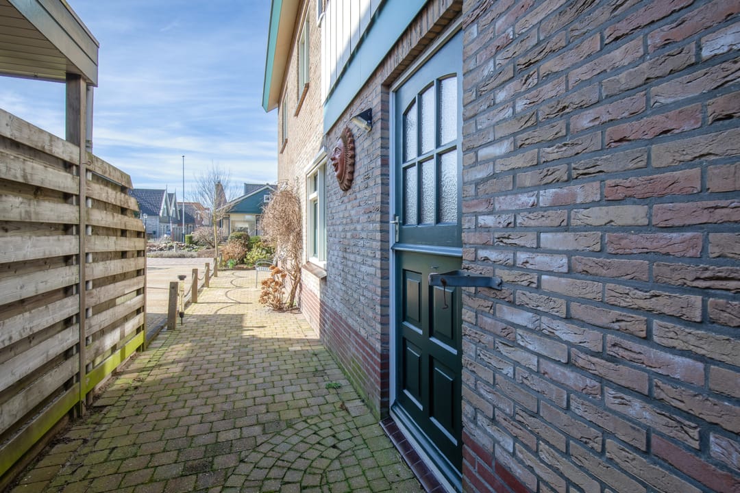 Photo 47 of Oranjestraat 15
