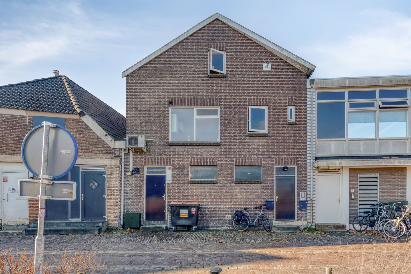 Bekijk foto 2 van Weeshuisstraat 7-A