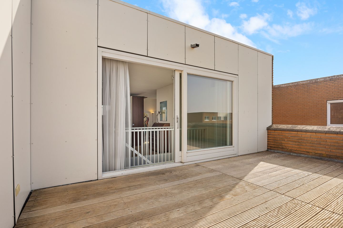 Modern Waterfront Home with Private Boat Berth in Almere — 28
