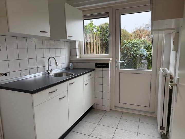 Photo 2 of Trompstraat 39