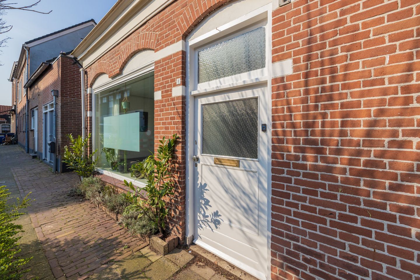 Foto 5 van van der Veldstraat 1