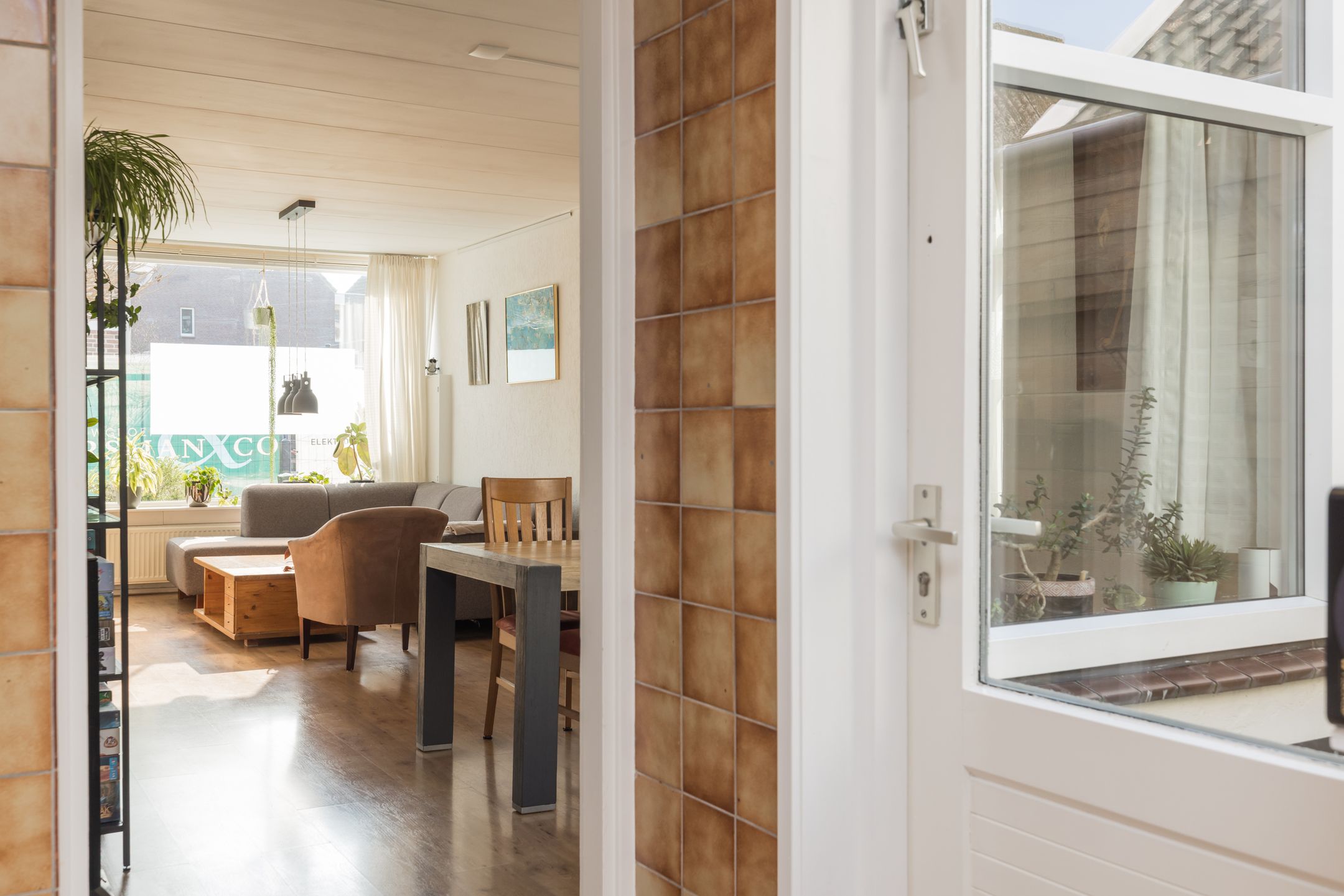 Foto 12 van van der Veldstraat 1