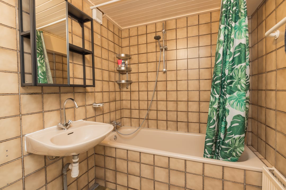 Foto 13 van van der Veldstraat 1